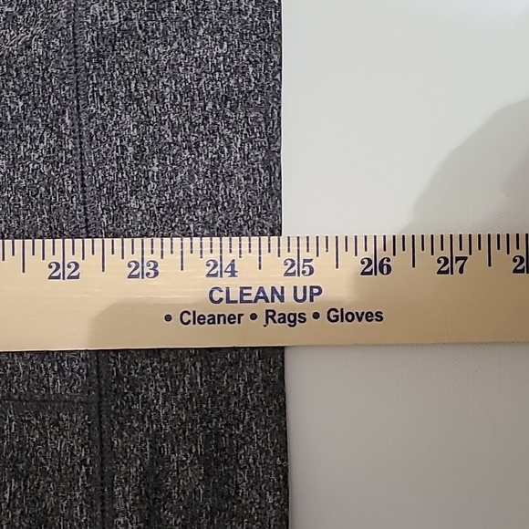 PINK VICTORIA'S SECRET Gray Quarter Zip Pull Over Active Wear Top - Size Medium - Picture 11 of 13